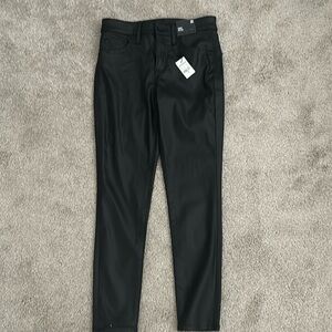 Express Skinny Mid Rise. New with tags. 0 Short.